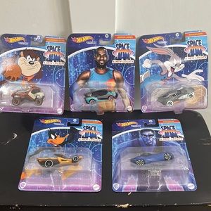 Hot Wheels - Space Jams A New Legacy (5) Car Lot - Lebron James and more